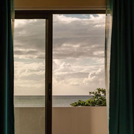 Stella Marris Beachfront Villa Pointe aux Sable Eksteriør billede